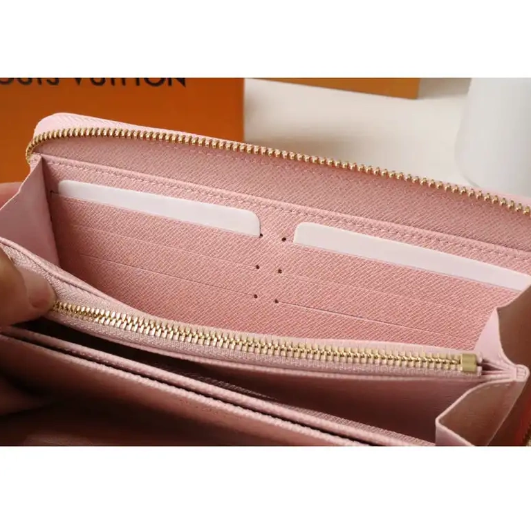 Fashionrepsfam ru LV Bag 2204DJ0036 0802
